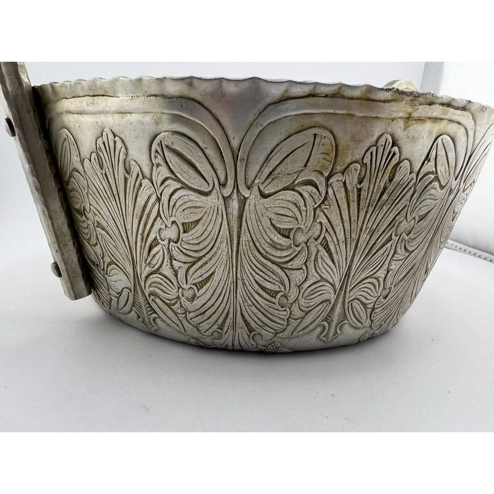 Vintage Trade Continental Hand Wrought Silver Sawtooth Edge Twin Handled‎ Bowl